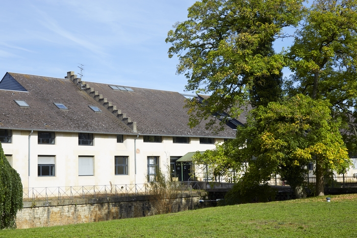 Photographies du laboratoire DRIVE (Département de Recherche en Ingénierie des Véhicules pour l'Environnement) de l'ISAT à Nevers.