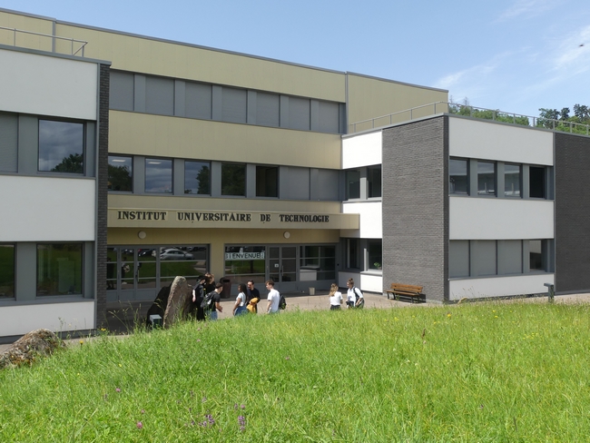 Reportage photo sur le campus du Creusot avec des etudiants.